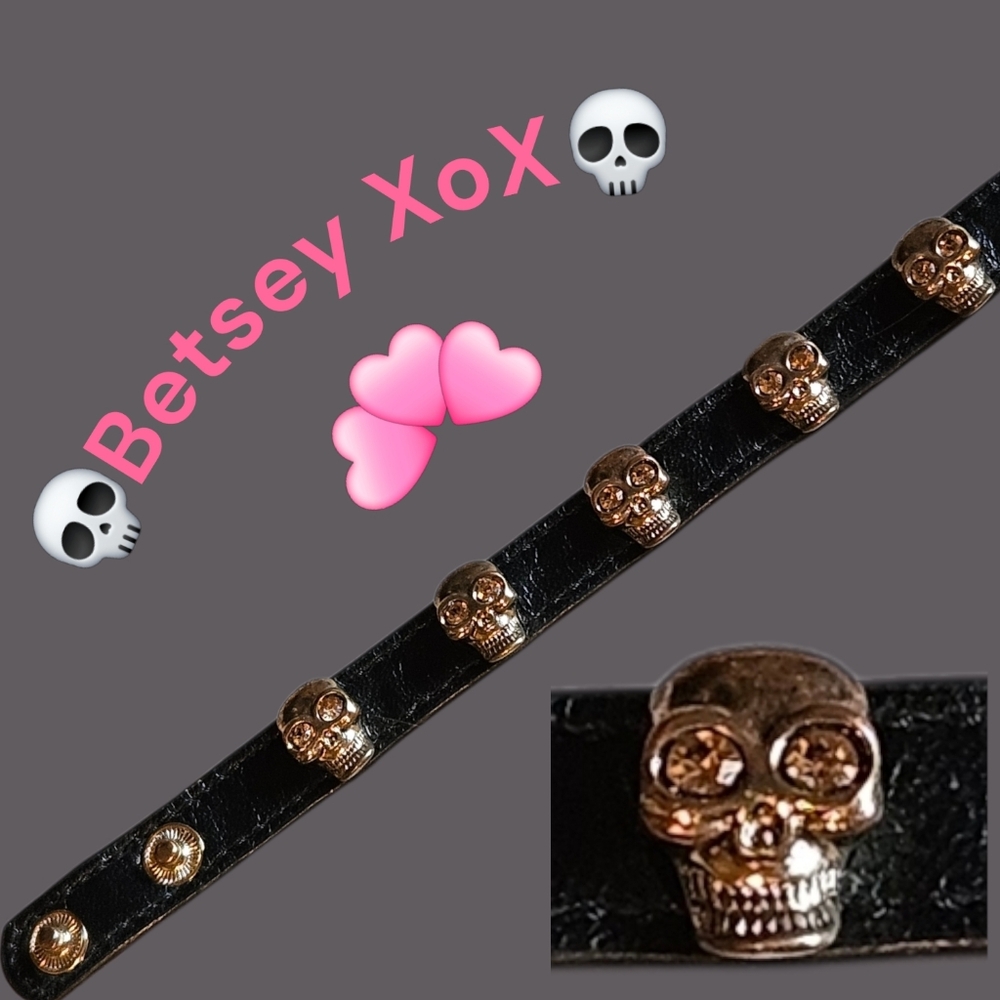 💀Betsey Leather Black Snap-Closure Bracelet 5 Gold-tone Skulls - NWOT